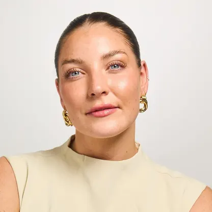Daisy Kelly, Fashion & Beauty female founder UK Daisy Kelly – female entrepreneur and founder of Glow For It, a UK Fashion & Beauty business