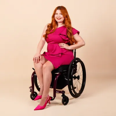 Jenni Pettican, Media & Creative female founder UK Jenni Pettican – female entrepreneur and founder of Chronically Jenni, a UK Media & Creative business