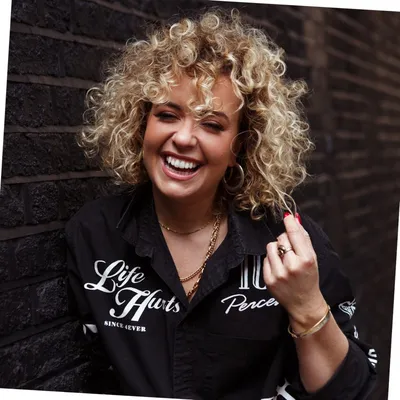 Lemon Fuller, Fashion & Beauty female founder UK Lemon Fuller – female entrepreneur and founder of Lemonade Dolls, a UK Fashion & Beauty business