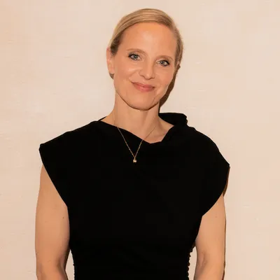 Lucy Cleland, Media & Creative female founder UK Lucy Cleland – female entrepreneur and founder of Country & Townhouse, a UK Media & Creative business