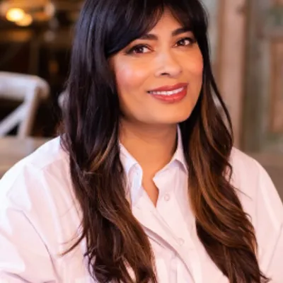Nisha Katona, Food & Drink female founder UK Nisha Katona – female entrepreneur and founder of Mowgli Street Food, a UK Food & Drink business