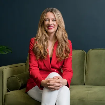 Romi Savova, Finance & Money female founder UK Romi Savova – female entrepreneur and founder of PensionBee, a UK Finance & Money business