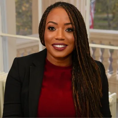 Roni Savage, Engineering & Manufacturing female founder UK Roni Savage – female entrepreneur and founder of Jomas Associates, a UK Engineering & Manufacturing business