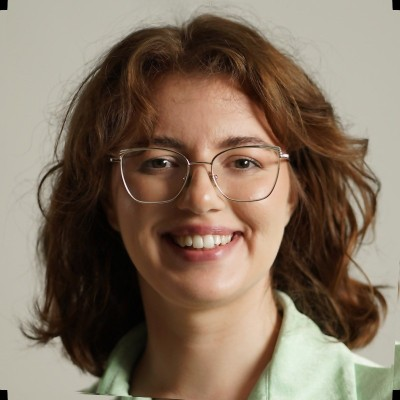 Sanziana Foia, Health & Wellness female founder UK Sanziana Foia – female entrepreneur and founder of Papcup, a UK Health & Wellness business