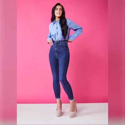 Sophie Cooper, Fashion & Beauty female founder UK Sophie Cooper – female entrepreneur and founder of I Am Denim, a UK Fashion & Beauty business